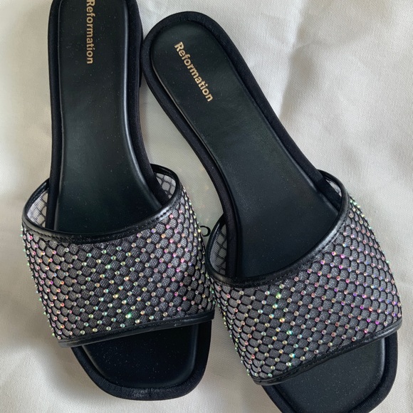 Reformation Cassandra Flat Sandal | Wardrobe Icons Reformation Eliza flat sandal fawn rhinestone 9 new